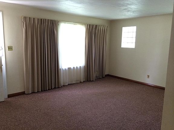 5th image of 142 Tanzberger Dr