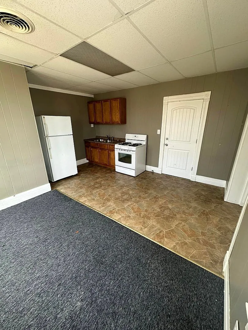 1301 Spring St — Photo 4