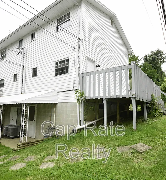 1226 Parkview Dr — Photo 18