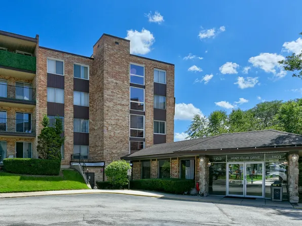 1103 S Hunt Club Dr APT 121, Mount Prospect, IL 60056
