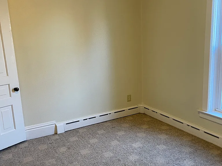 208 Court St — Photo 10