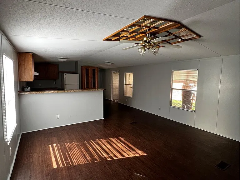 3902 Marzia Ave — Photo 9