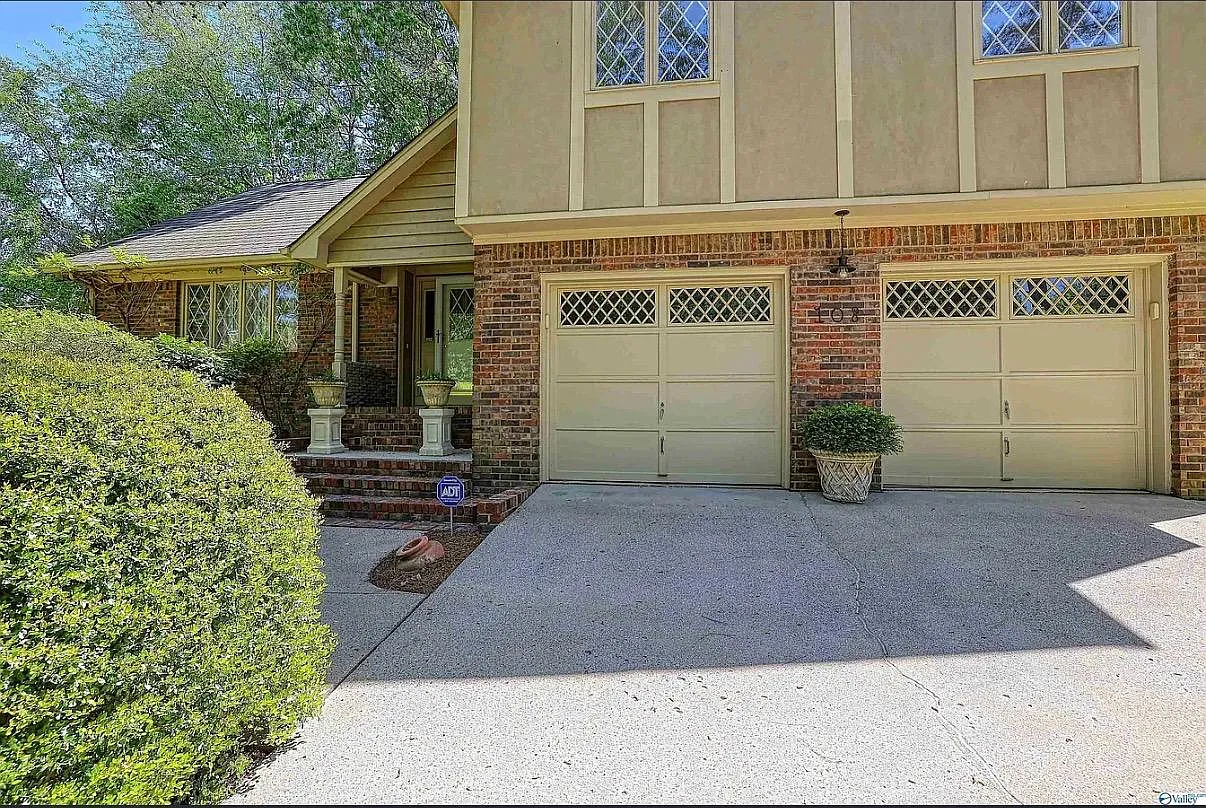 108 Steele Drive - 1 — Photo 2