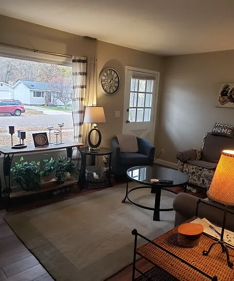 3334 Oakland St — Photo 3