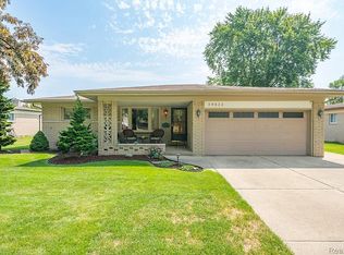 30632 Ohmer Dr, Warren, MI 48092