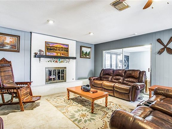 4th image of 101 Woods Dr