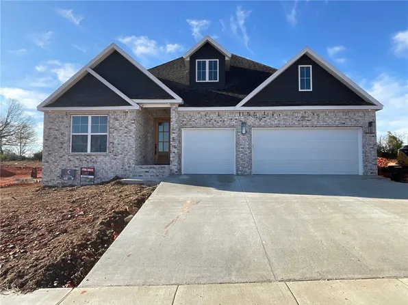 1413 Padova Ave, Tontitown, AR 72762