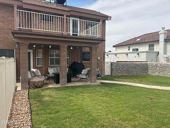3rd image of 10812 Loma De Vida Ln