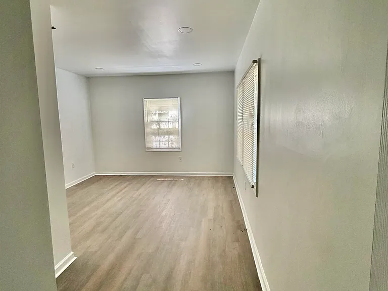 3800 E Mallory Ave — Photo 16