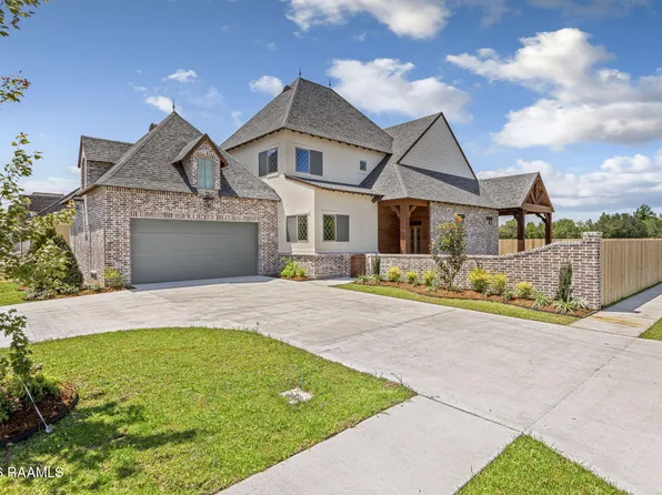 123 Summit Heights Dr, Youngsville, LA 70592