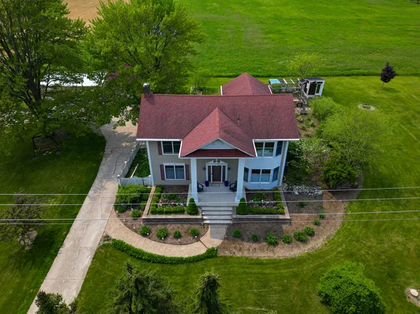 8947 Storey Rd, Belding, MI 48809