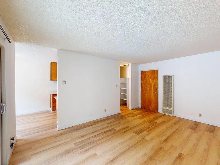 2520 College Avenue — Photo 17