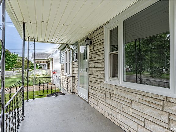 5th image of 3644 Ferry Ave