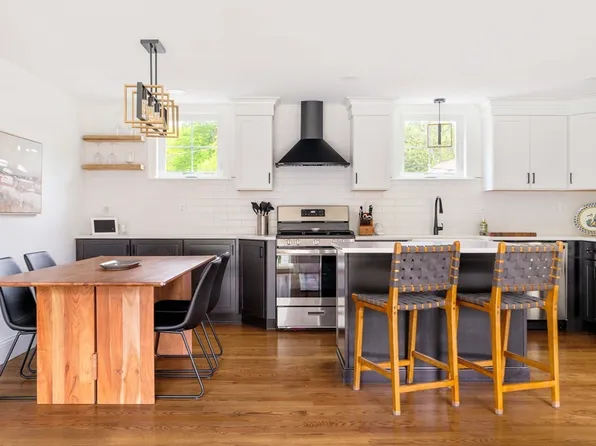108 Central St #2, Ipswich, MA 01938