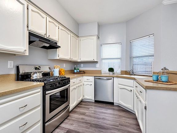 4th image of 8082 Bothwell Dr