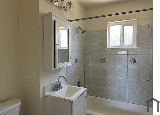 5801 Wallace Ave #2 — Photo 4