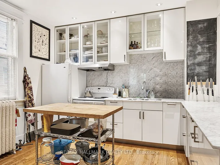 344 Palmerston Blvd #MAIN — Photo 9