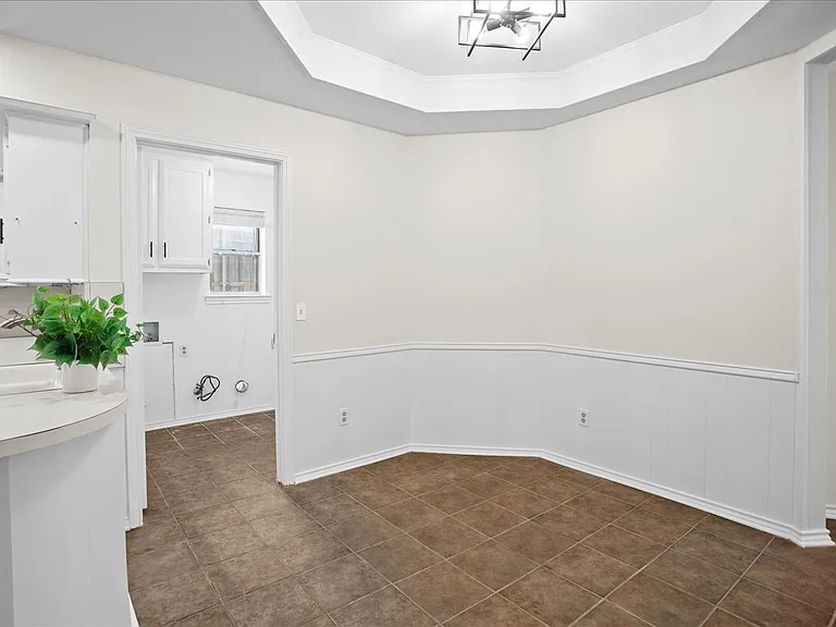 2309 Lawndale Dr — Photo 13
