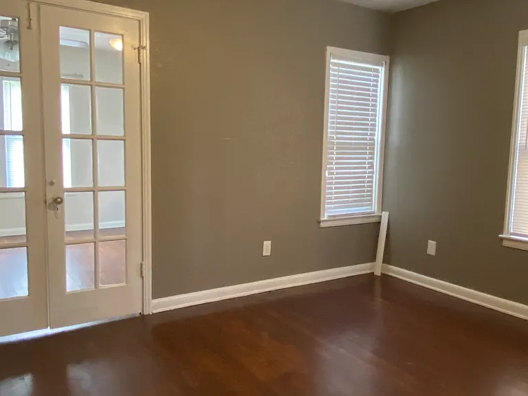 342 Donaldson Ave — Photo 3