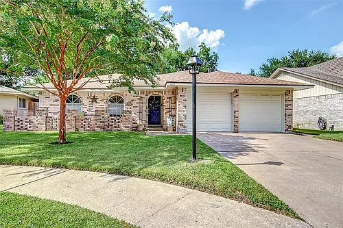 6014 De Lange Ln Photo 1