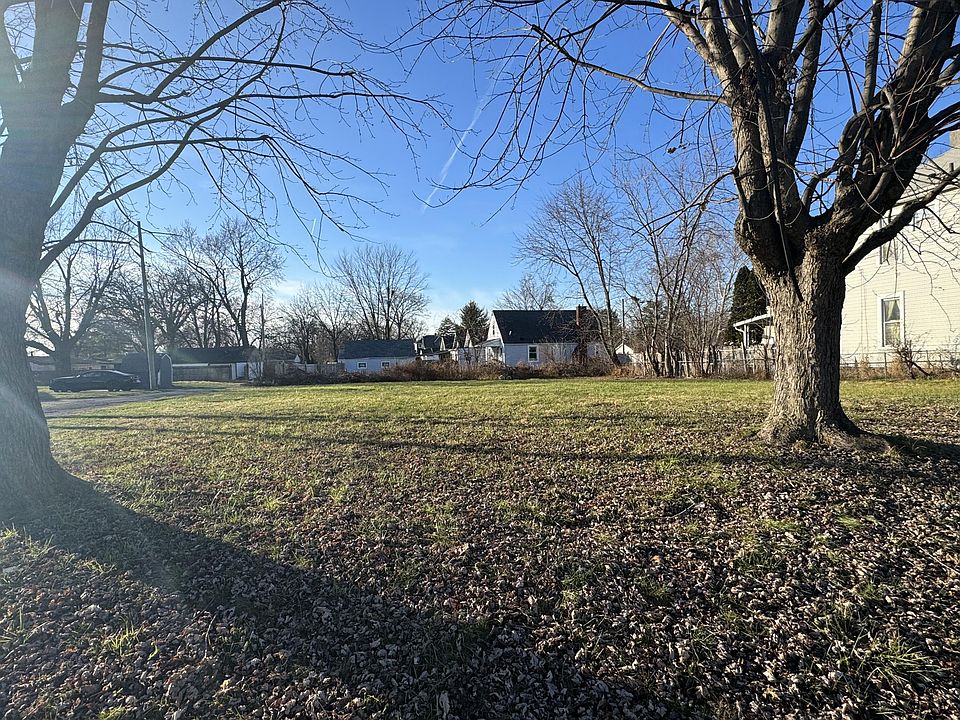 2nd image of 731 Rarig Ave
