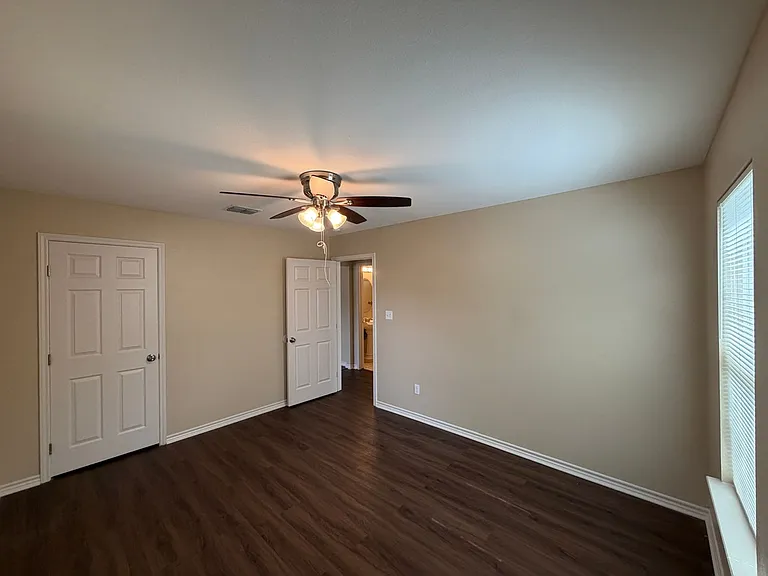 1618 Birch Pl — Photo 12