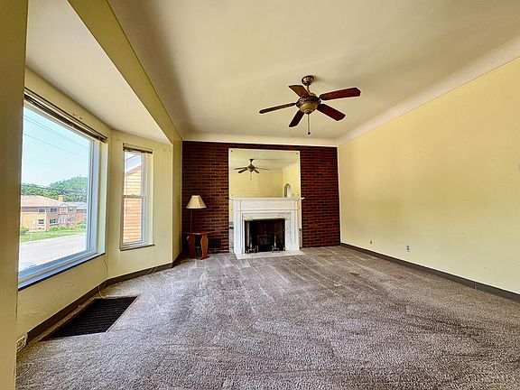 3rd image of 2936 Boudinot Ave