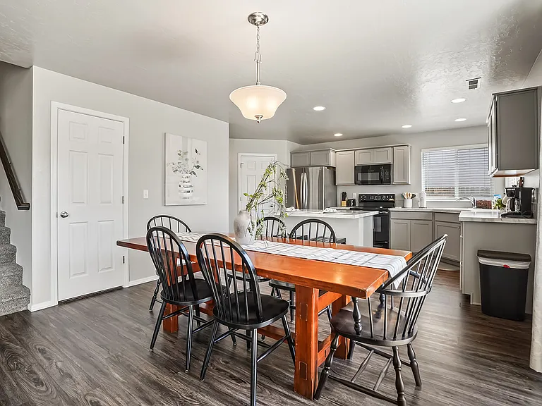 17589 Mountain Springs Ave — Photo 11