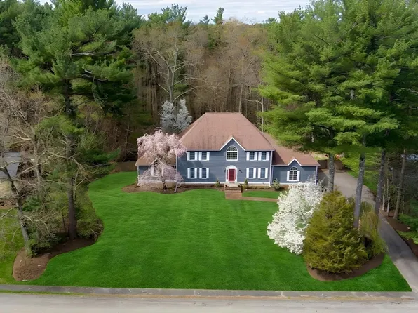 24 Cornerstone Dr, North Easton, MA 02356