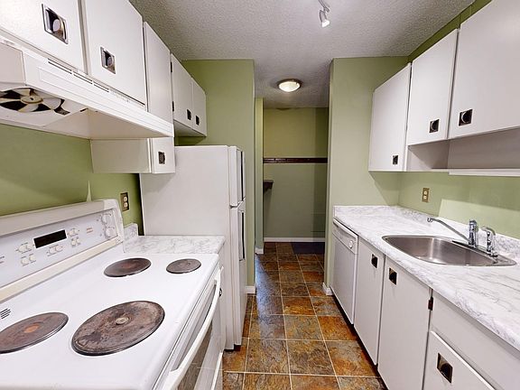 4th image of 10250 116th St NW #310