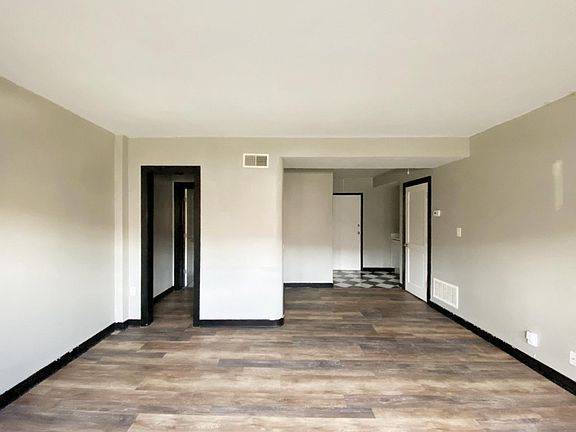 5th image of 4532 Broadway Unit 4-E