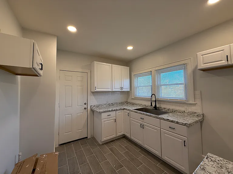 2922 Virginia Park St #2 — Photo 2