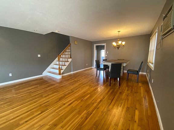 2nd image of 77 Thornycroft Ave