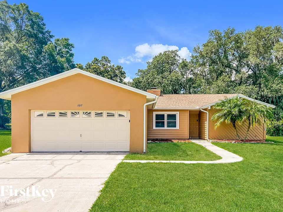 1017 Shadow Wood Ct