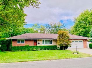 9 Book Ln, Jacksonville, IL