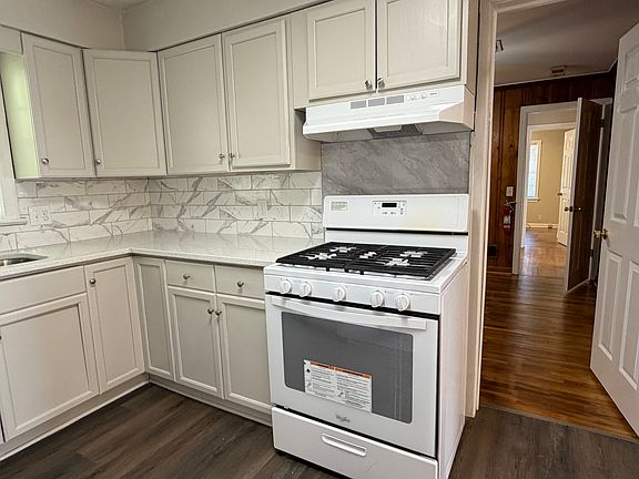 5th image of 2673 Fernwood Ave