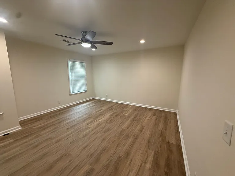 2135 Acklen Ave #8 — Photo 11