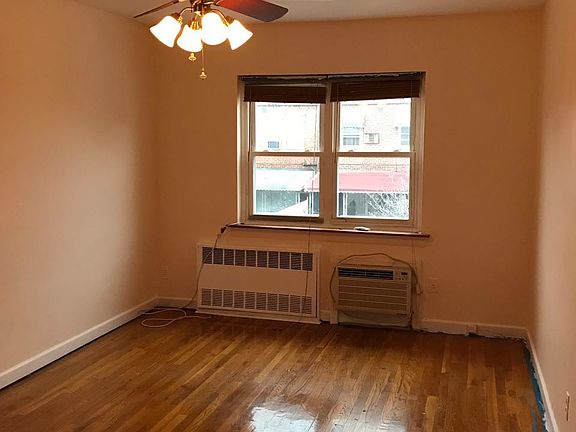 4th image of 2538 E 63rd St #2F