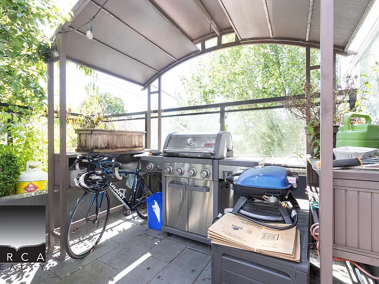1588 Hastings St E #210 — Photo 16