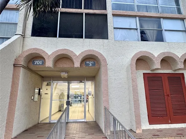 701 Three Islands Blvd APT 215, Hallandale Beach, FL 33009