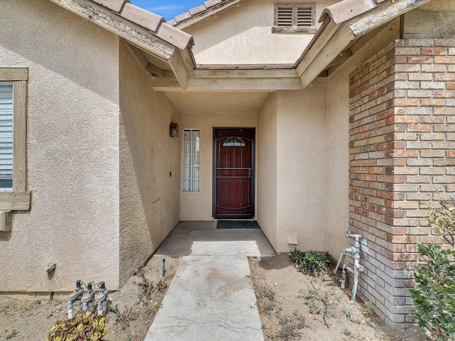 3 bed, 1188 sqft, $3,200 — Photo 2