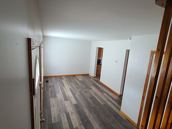 5th image of 23345 Hazelwood Ave