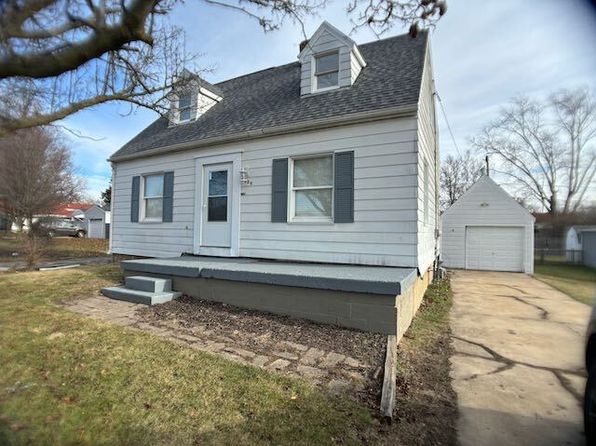 3324 N Sterling Ave
