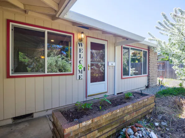 509 Barry Cir, Medford, OR 97501