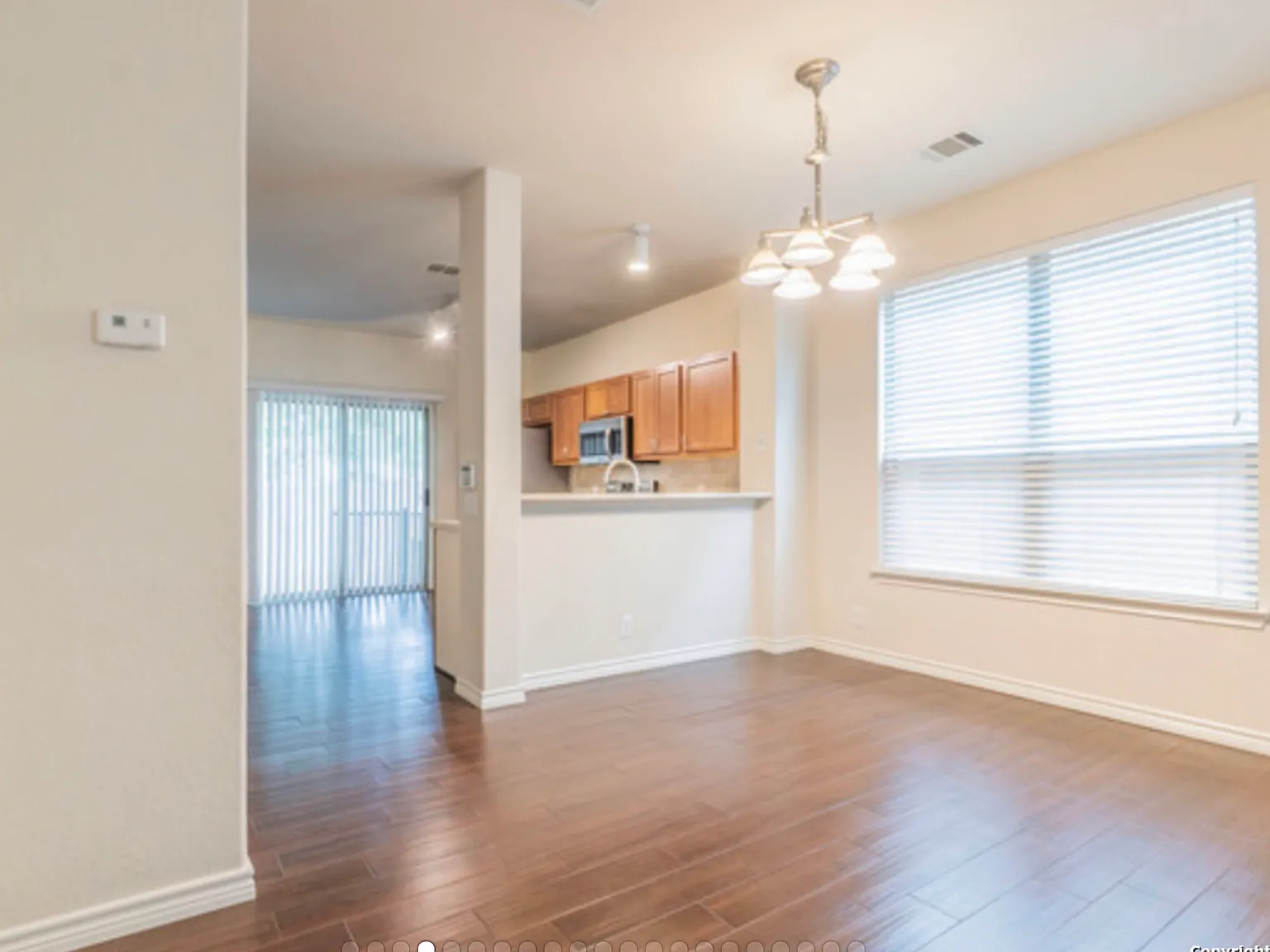 3 bed, 1396 sqft, $1,700 — Photo 2