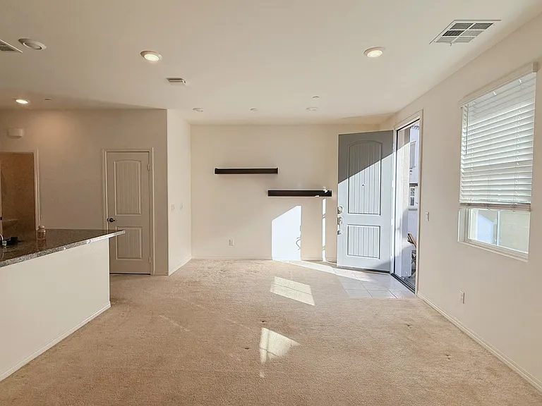 7100 Montecito Ln — Photo 5