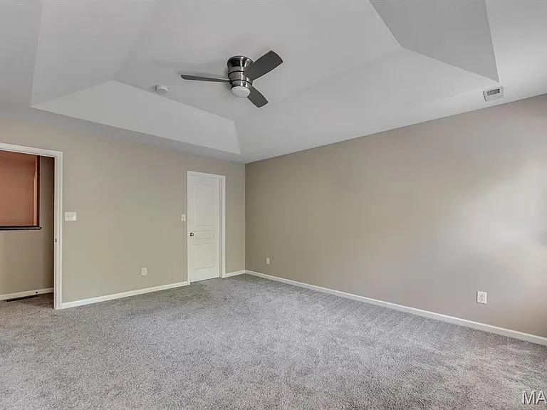 529 Parkgate Dr — Photo 17