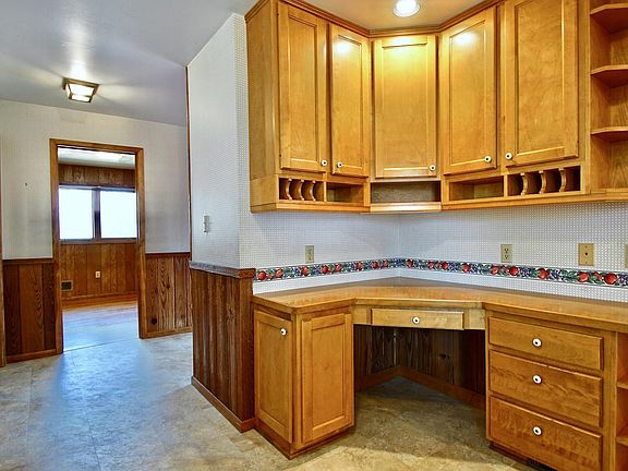 4th image of 237 Butternut Ave