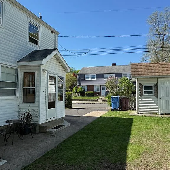 17 New Hampshire Dr — Photo 14