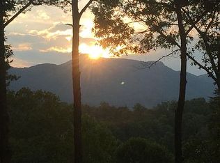 146 Vance Pl, Lake Lure, NC 28746